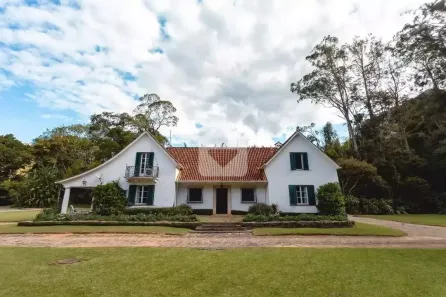 Casa com 4 Quartos à venda, 400m² no Estrada da Saudade, Petrópolis