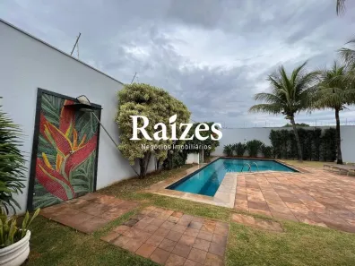 Casa com 4 Quartos à venda, 350m² no Morada da Colina, Uberlândia