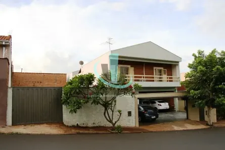 Sobrado com 4 Quartos à venda, 290m² no Jardim Santa Lúcia, Araraquara