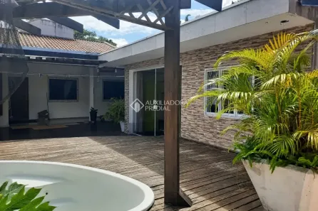 Casa com 2 Quartos à venda, 204m² no Campeche, Florianópolis