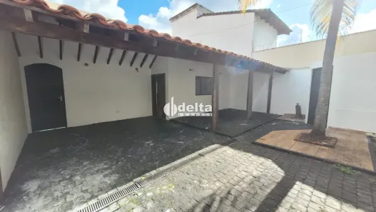 Casa com 3 Quartos à venda, 198m² no Vigilato Pereira, Uberlândia