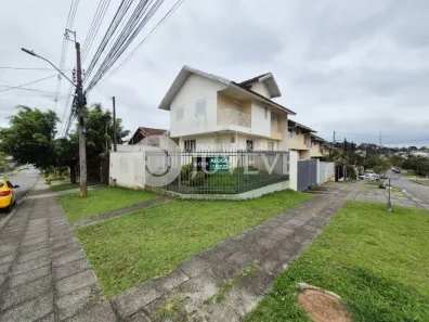 Sobrado com 3 Quartos para alugar, 210m² no São Lourenço, Curitiba