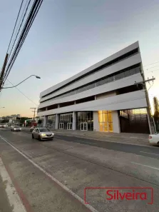 Sala Comercial para alugar, 890m² no São João, Porto Alegre