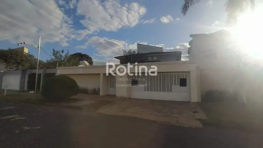 Casa com 4 Quartos para alugar, 380m² no Morada da Colina, Uberlândia