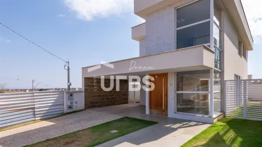 Casa de Condomínio com 3 Quartos à venda, 300m² no Jardins Barcelona, Senador Canedo