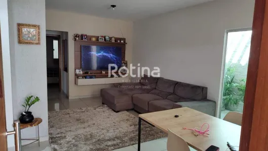 Casa com 3 Quartos à venda, 138m² no Jardim Inconfidência, Uberlândia