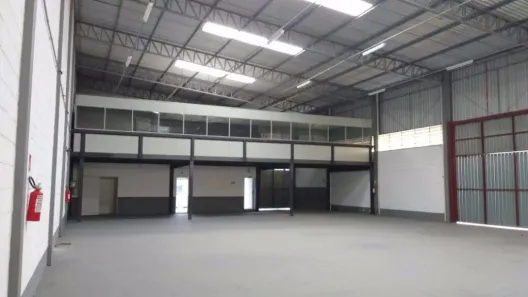 Galpão/Depósito/Armazém para alugar, 605m² no Jardim Cláudio, Cotia
