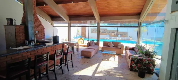 Fazenda/Sítio com 4 Quartos à venda, 770m² no Jardim Bertanha, Sorocaba