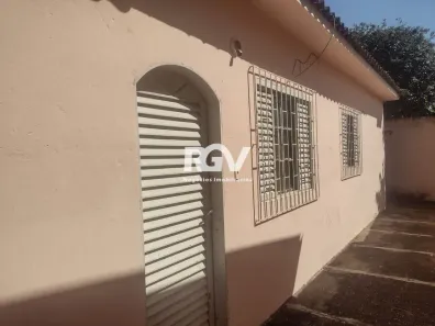 Casa com 2 Quartos para alugar, 65m² no Planalto, Uberlândia