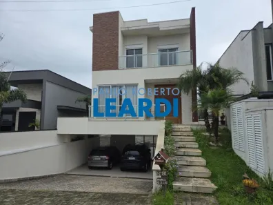 Casa de Condomínio com 3 Quartos à venda, 320m² no Residencial Colinas do Aruã, Mogi das Cruzes