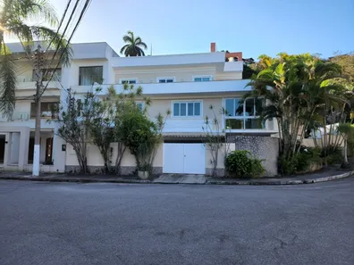 Casa de Condomínio com 4 Quartos à venda, 479m² no São Francisco, Niterói