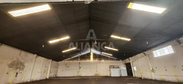 Galpão/Depósito/Armazém para alugar, 700m² no Osvaldo Rezende, Uberlândia