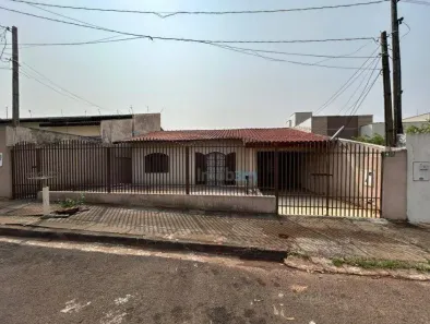 Casa com 3 Quartos à venda, 132m² no Coliseu, Londrina