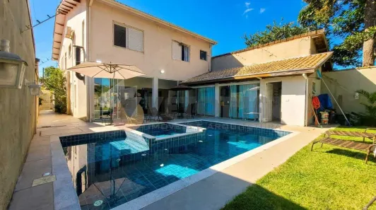 Sobrado com 6 Quartos à venda, 337m² no Jardim Britânia, Caraguatatuba