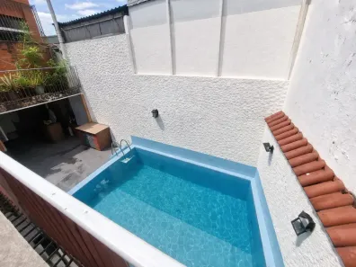 Casa com 4 Quartos à venda, 239m² no Ramos, Rio de Janeiro