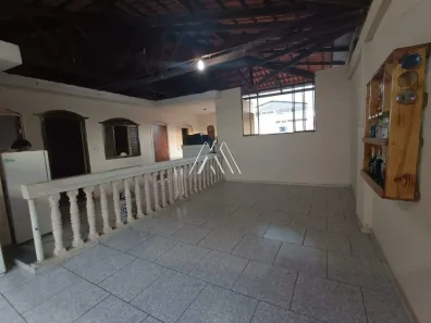 Casa com 2 Quartos à venda, 300m² no Lourdes, Itaúna