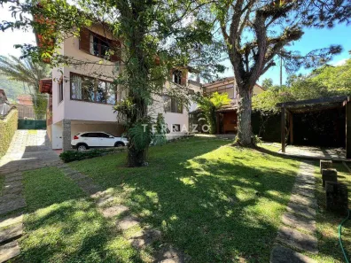Casa com 4 Quartos à venda, 244m² no Iucas, Teresópolis