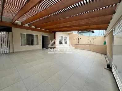 Sobrado com 4 Quartos à venda, 350m² no Jardim Califórnia, Caraguatatuba