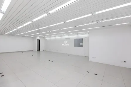 Sala Comercial para alugar, 132m² no Centro, Curitiba