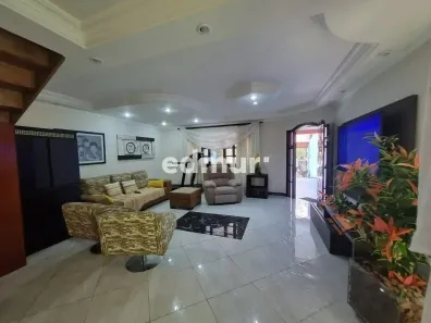 Sobrado com 4 Quartos à venda, 280m² no Vila Metalúrgica, Santo André