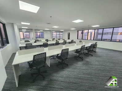 Consultório com 1 Quarto para alugar, 446m² no Cidade Monções, São Paulo