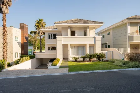 Casa de Condomínio com 4 Quartos à venda, 380m² no Pilarzinho, Curitiba
