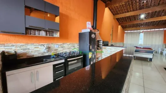 Casa com 4 Quartos à venda, 240m² no Parque Roseira, Carapicuíba