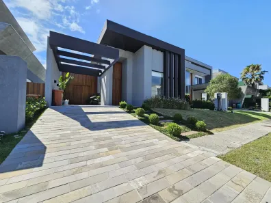 Casa de Condomínio com 4 Quartos à venda, 188m² no , Capão da Canoa