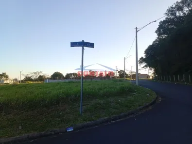 Lote/Terreno à venda, 246m² no Jardim Cruzeiro do Sul, São Carlos