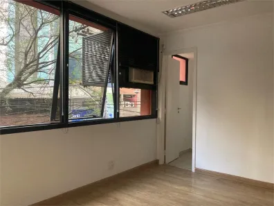 Sala Comercial à venda, 30m² no Vila Olímpia, São Paulo