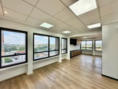 Sala Comercial com 4 Quartos para alugar, 136m² no Jardim Lambreta, Cotia