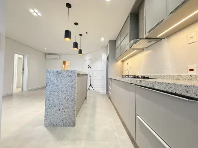 Apartamento com 3 Quartos para alugar, 104m² no Zona 07, Maringá