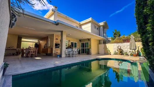 Casa com 3 Quartos à venda, 277m² no Mata da Praia, Vitória