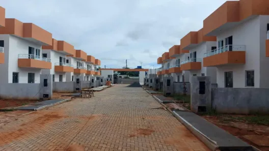 Casa de Condomínio com 4 Quartos à venda, 129m² no Buraquinho, Lauro de Freitas