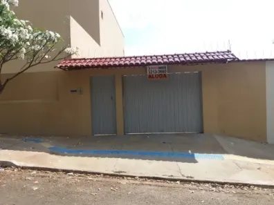 Casa com 3 Quartos para alugar, 90m² no Parque Amazônia, Goiânia