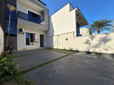 Sobrado com 2 Quartos à venda, 75m² no Forquilhas, São José
