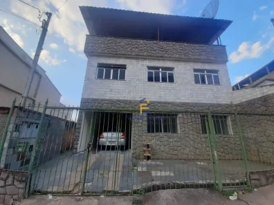 Sobrado com 3 Quartos à venda, 167m² no Bonfim, Juiz de Fora