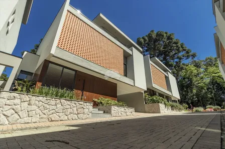 Sobrado com 4 Quartos à venda, 243m² no Alto Boqueirão, Curitiba