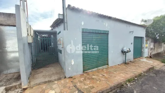 Casa com 5 Quartos à venda, 200m² no Luizote de Freitas, Uberlândia