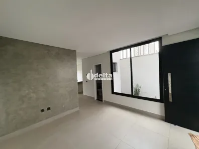Casa com 3 Quartos à venda, 93m² no Laranjeiras, Uberlândia