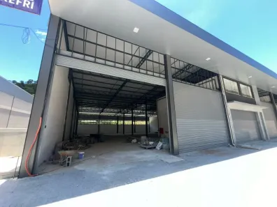 Galpão/Depósito/Armazém para alugar, 1080m² no Córrego D'Antas, Nova Friburgo