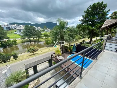 Casa com 3 Quartos à venda, 248m² no Pedra Branca, Palhoça