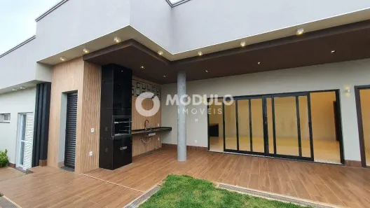 Casa com 3 Quartos à venda, 270m² no Interlagos, Araguari
