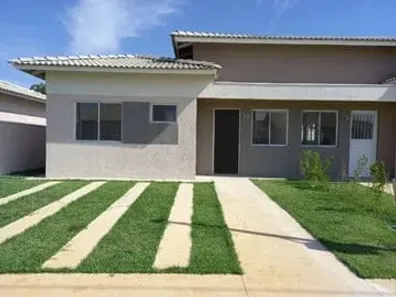Casa com 3 Quartos à venda, 76m² no Petrópolis, Várzea Grande