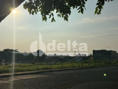 Lote/Terreno à venda, 360m² no Osvaldo Rezende, Uberlândia