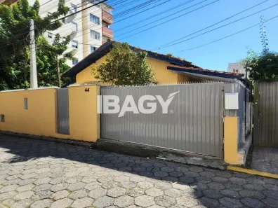 Kitnet com 1 Quarto para alugar, 20m² no Trindade, Florianópolis