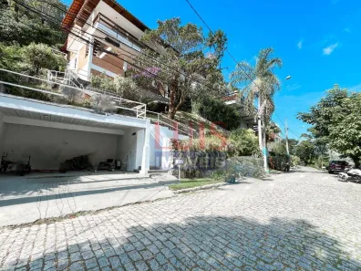 Casa de Condomínio com 4 Quartos para alugar, 320m² no Itaipu, Niterói