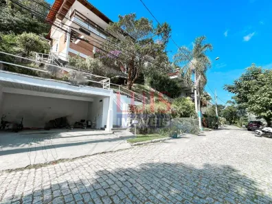 Casa de Condomínio com 4 Quartos para alugar, 740m² no Itaipu, Niterói
