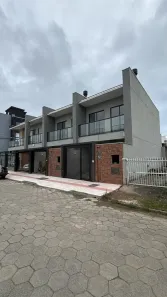 Sobrado com 3 Quartos à venda, 104m² no Itacolomi, Balneário Piçarras