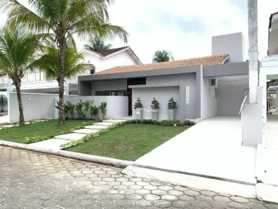Casa de Condomínio com 4 Quartos à venda, 253m² no Jardim Acapulco, Guarujá